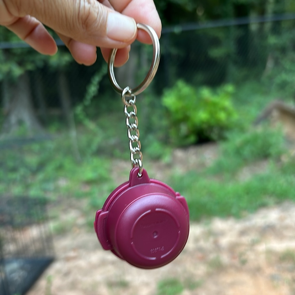 TUPPERWARE KEYCHAIN - Picture 6 of 6